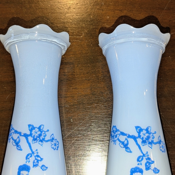 Rare VTG Pair Of Blue Glass Vases, Crinoline Lady Style Pattern Reverse Painted - Picture 4 of 9